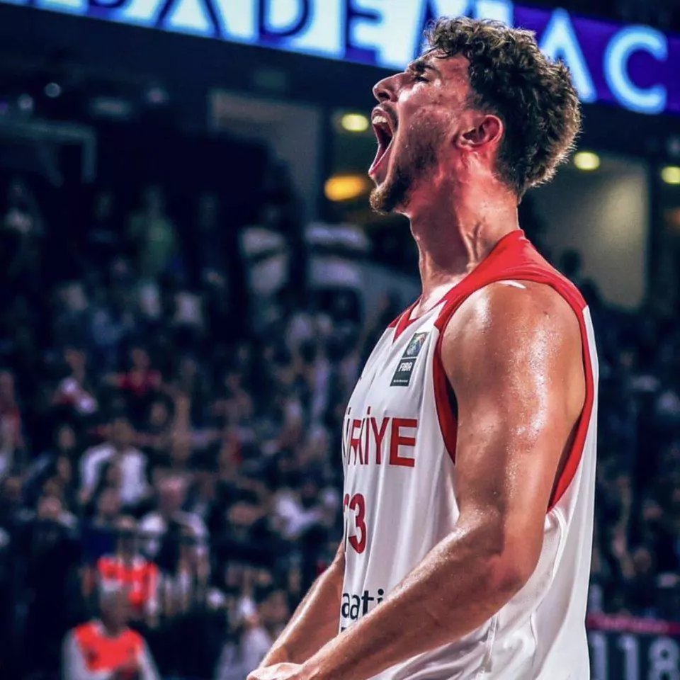 科维托娃迎来二十赛季出色发挥，尤文图斯观众热烈欢呼！